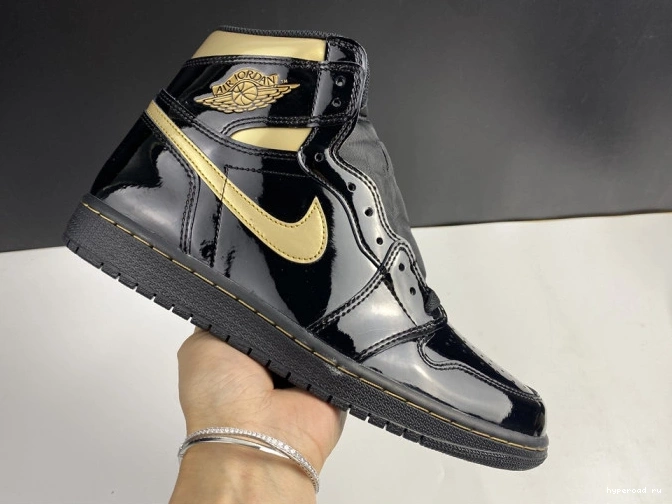METALLIC (2020) GOLD HIGH 1 BLACK 555088-032 AIR JORDAN RETRO 0812